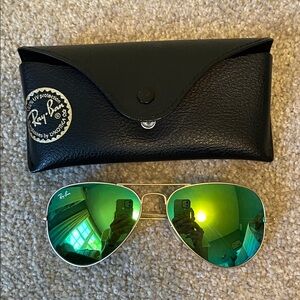 Ray-Ban Aviator Sunglasses with Gold Frame and Green Lenses